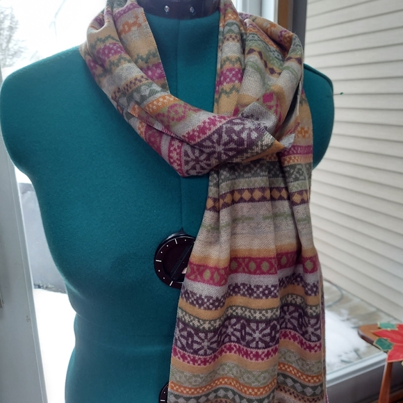 Scarf - Picture 4 of 6